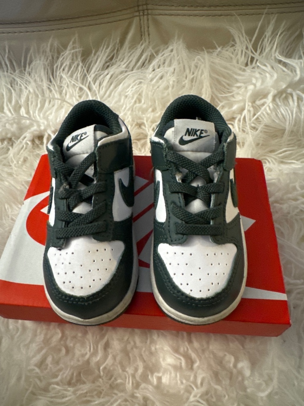 Olive green and white dunks 7C